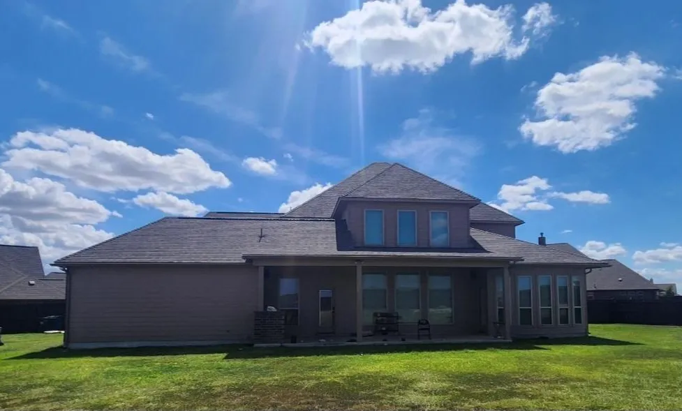 Slide of ROA Roofing & Services