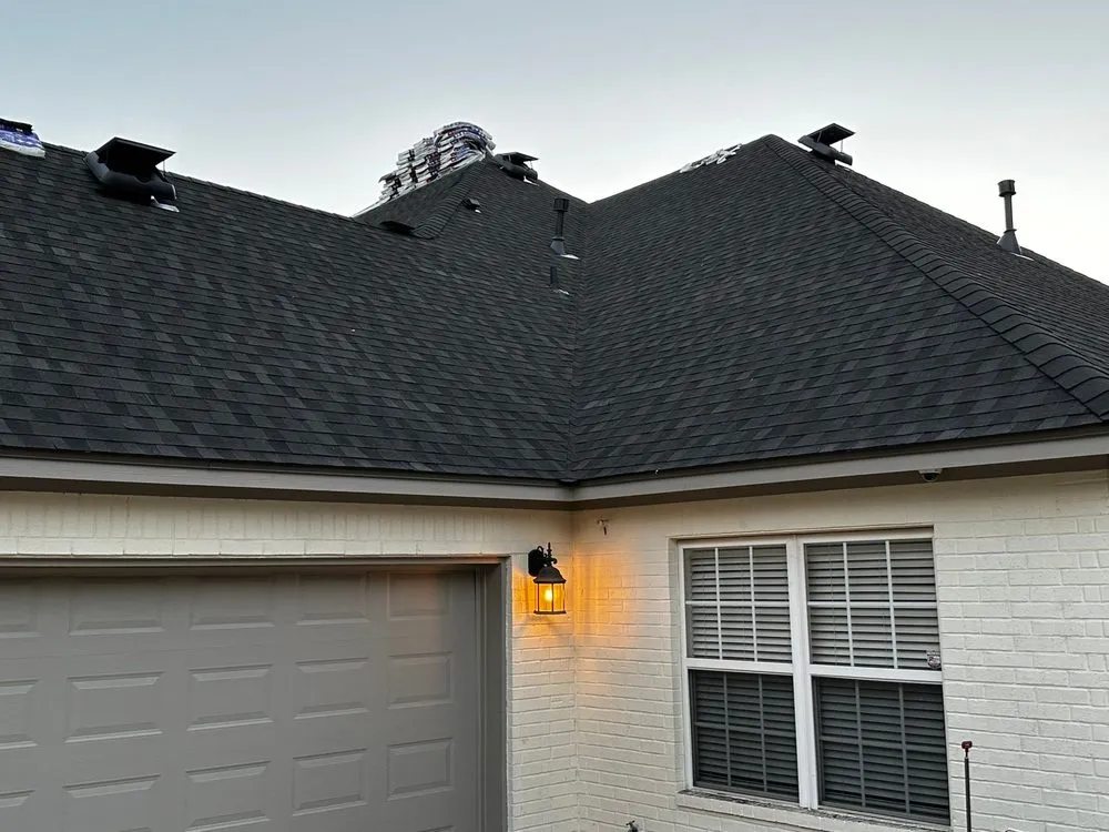 Slide of ROAM Roof & Solar