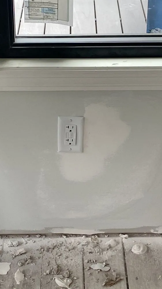 Slide of Roanoke Painting Cleaning