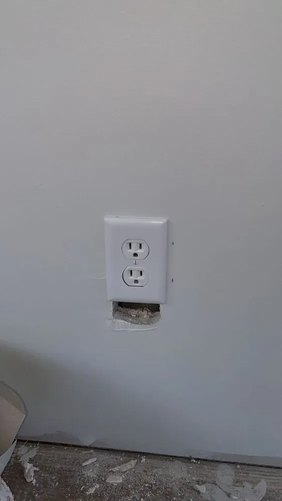 Slide of Roanoke Painting Cleaning