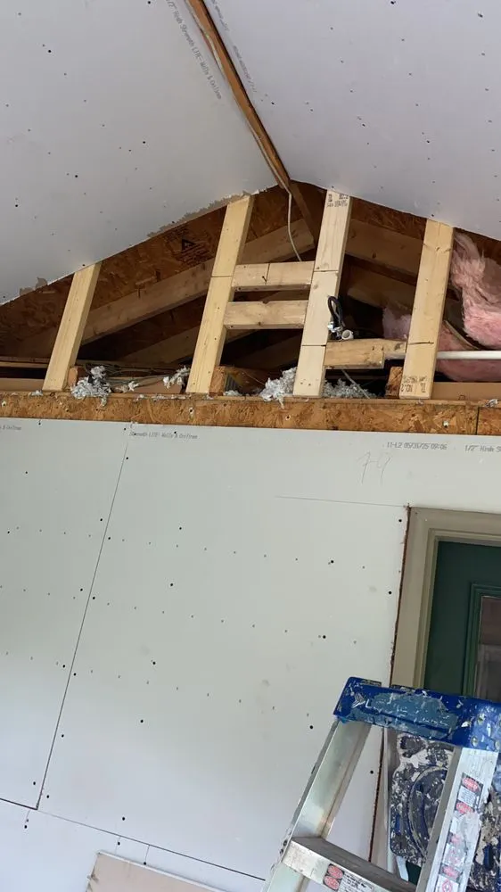 Slide of Roanoke Painting Cleaning