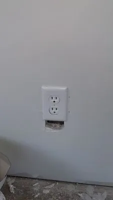 Roanoke Painting Cleaning Logo