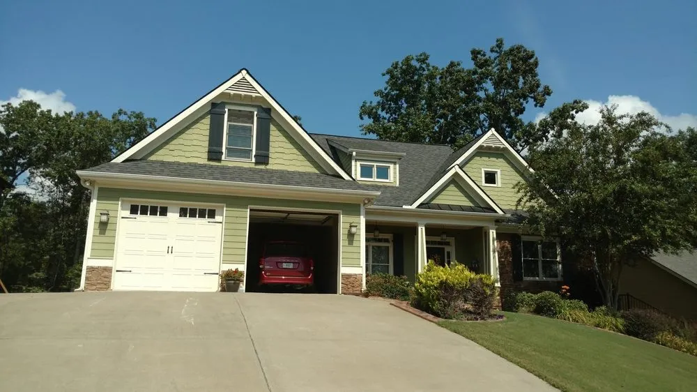 Slide of Rob Roofing