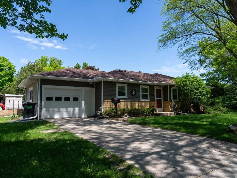 Slide of Robben Roofing