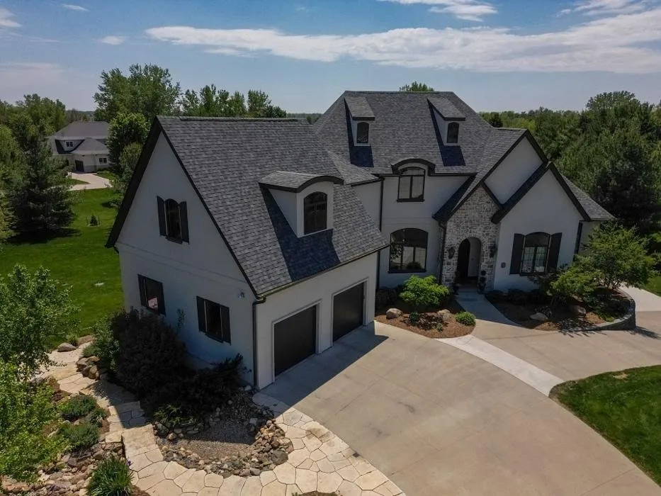 Slide of Robben Roofing