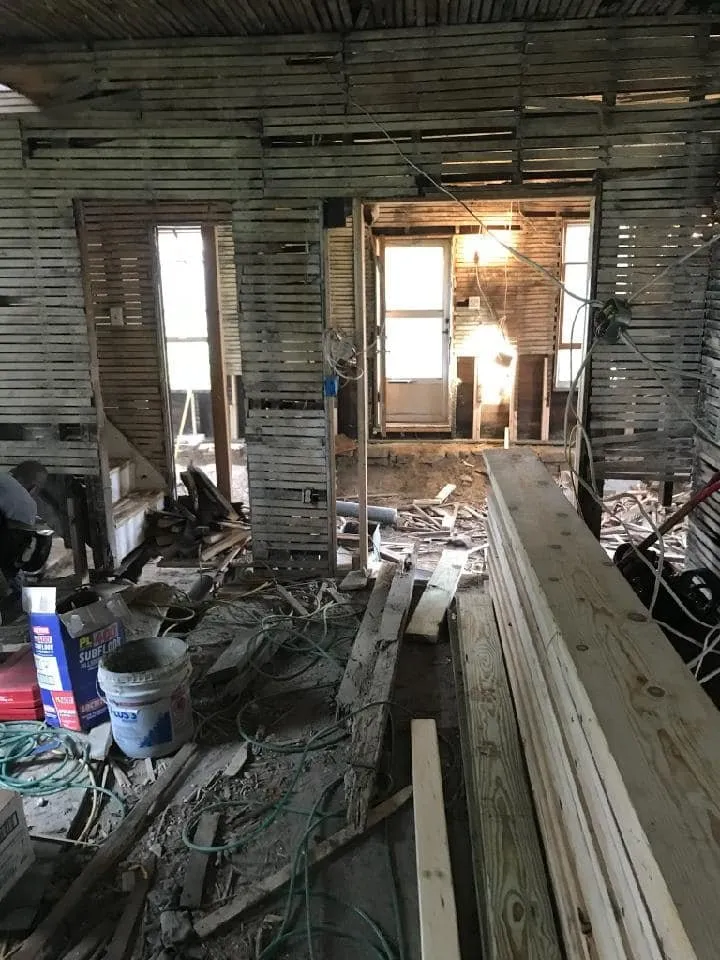 Slide of Robert Castro Construction