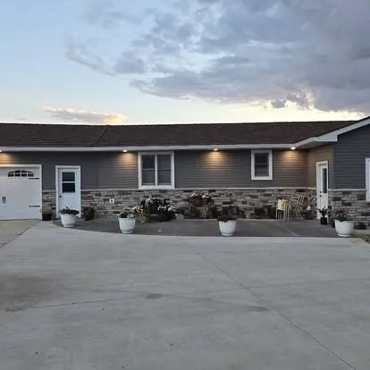 Slide of Robert Castro Construction