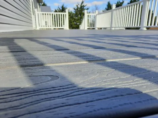 Robert's Remodeling Logo