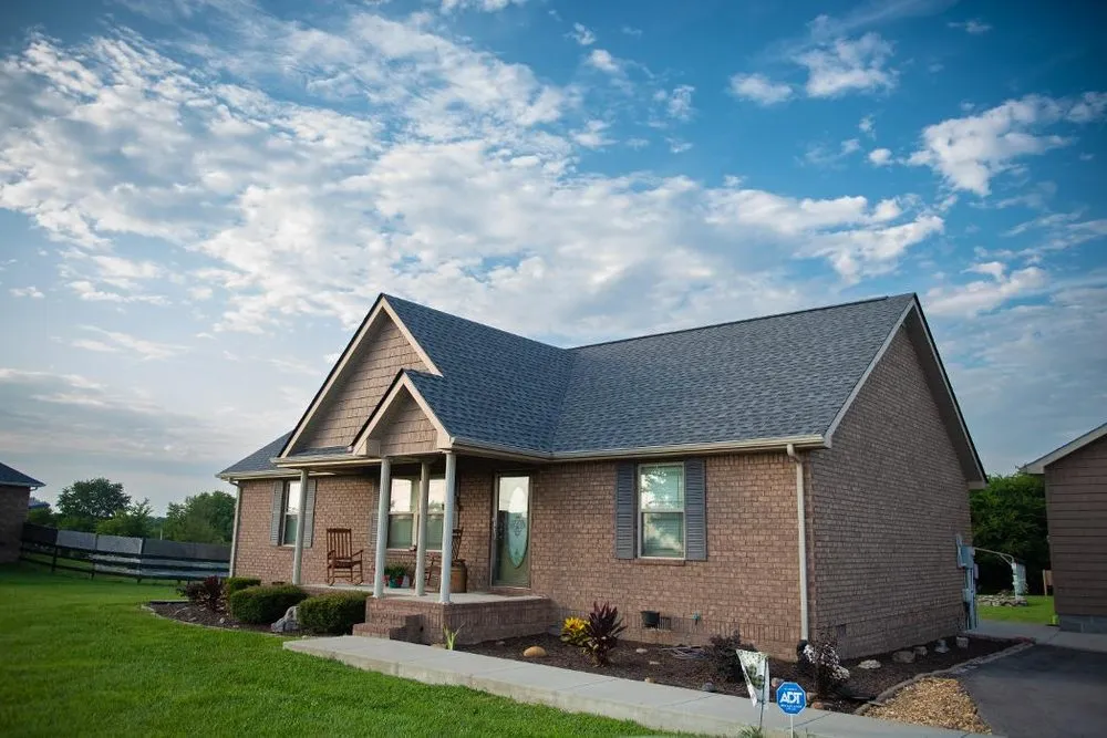 Top-rated residential roofing service experts serving Castalian Springs, TN - Roberts Roof Repairs