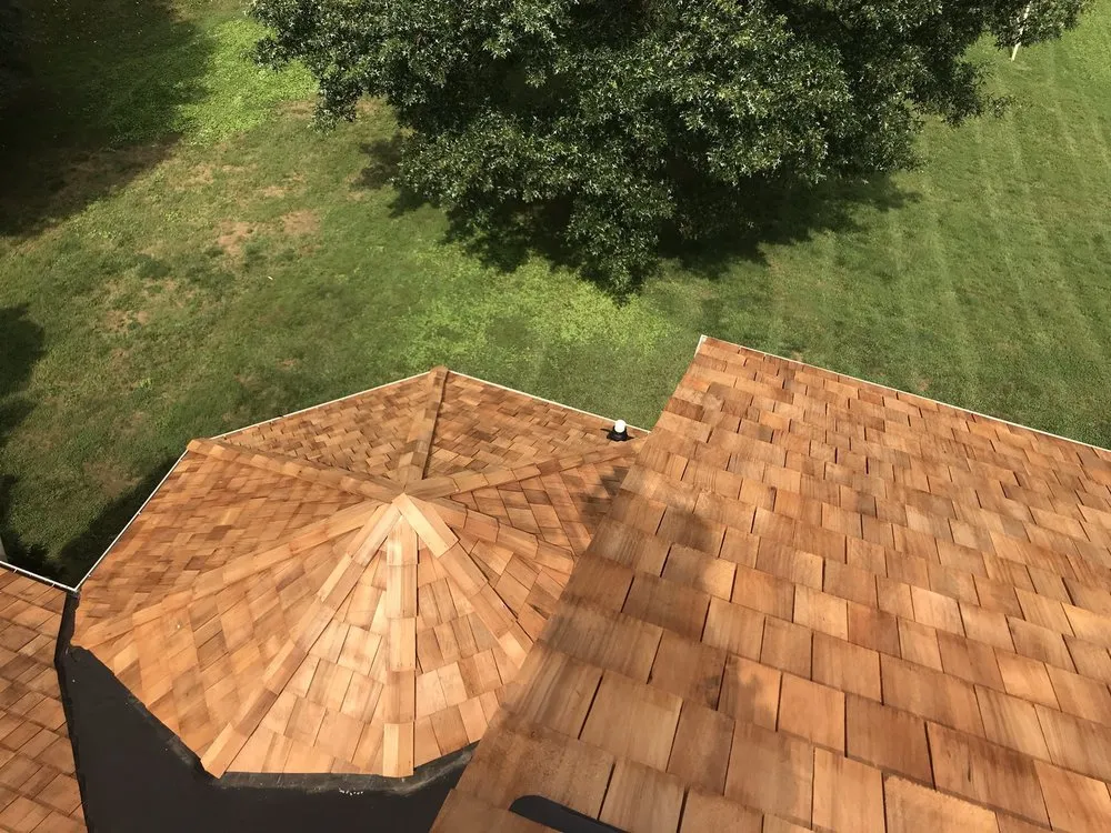 Slide of Roberts Roofing & Contracting