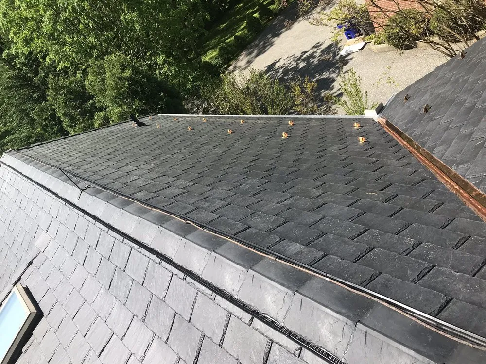 Slide of Roberts Roofing & Contracting