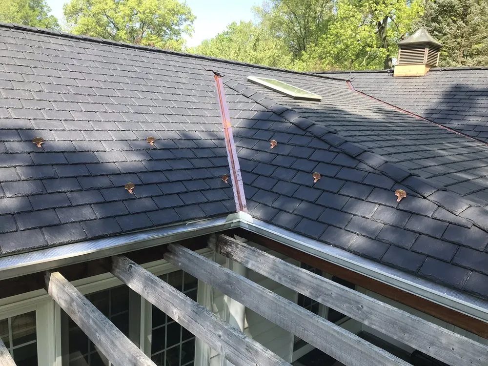 Slide of Roberts Roofing & Contracting