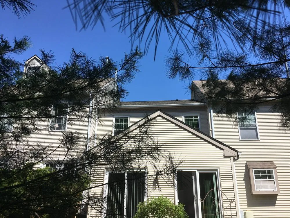 Slide of Roberts Roofing & Contracting