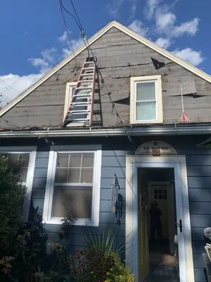 Roberts Roofing & Siding