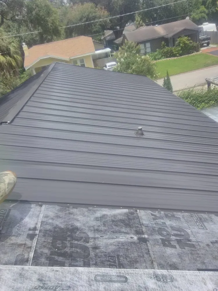 Licensed flat roof repair experts serving Birch Tree, MO - Roberts Roofing