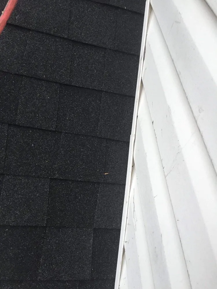 Slide of Roberts Tree Service and Home Repair