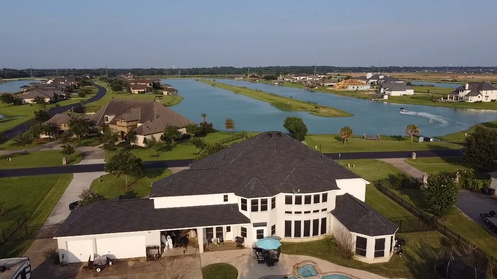 Slide of Robin's Roofing