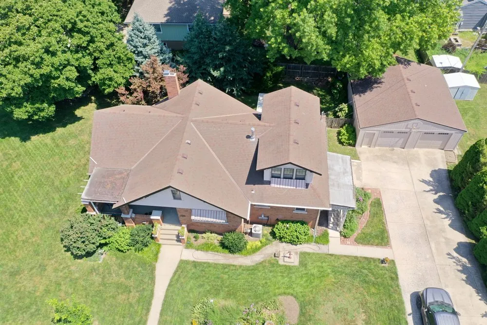 Slide of Robinson Roofing Kc