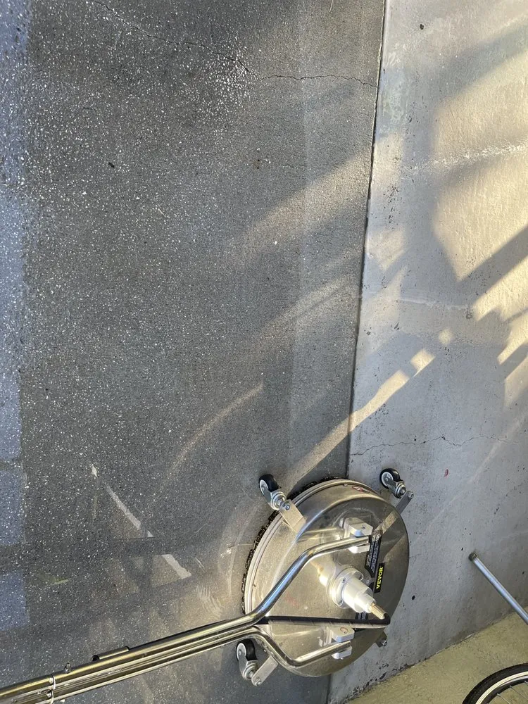 Trusted storm damage roof repair in Tampa Bay, FL - Rocco’s Pressure Washing