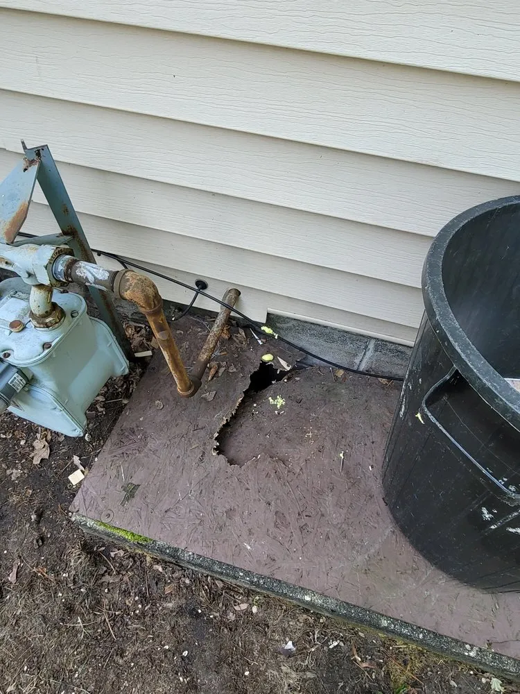 Slide of Rockford Siding and Windows