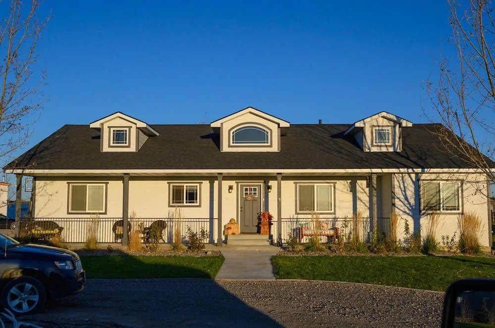 Expert residential roofing service experts serving Huntley, MT - Rocky Mountain Seamless Rain Gutters & Roofing