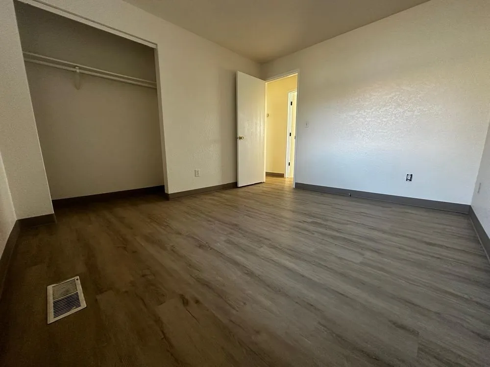 Slide of Rodas Roofing and Construction