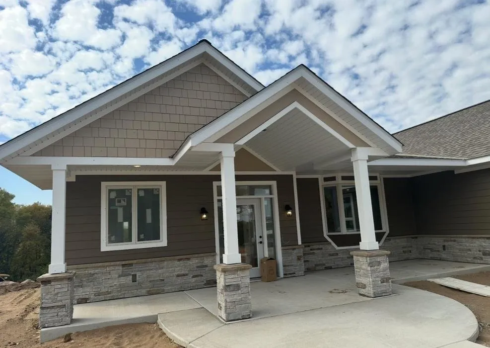 Slide of Roen Roofing and Remodeling