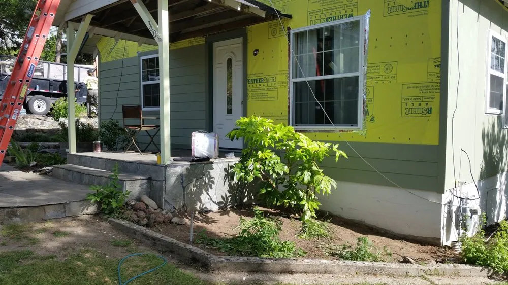 Slide of Rogue Valley Roofing