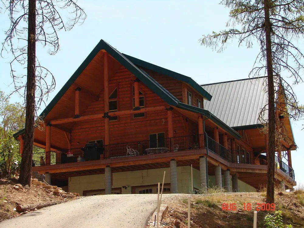 Slide of Rogue Valley Roofing