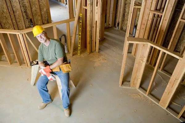 Rojas & Rojas Construction Logo