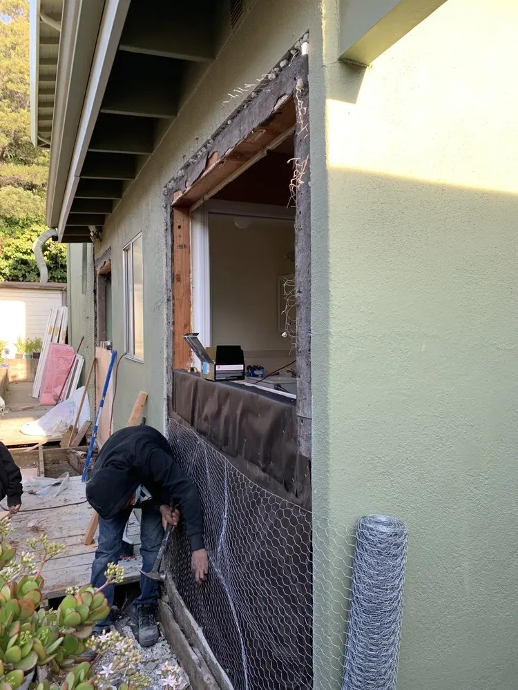 Slide of Rolando Chitiquez