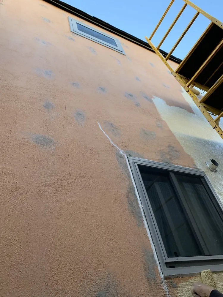 Slide of Rolando Chitiquez