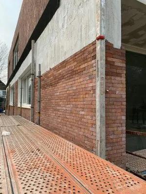 Rolando Chitiquez Logo