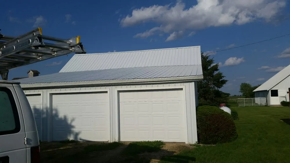 Slide of Rolando Palma Roofing and Siding