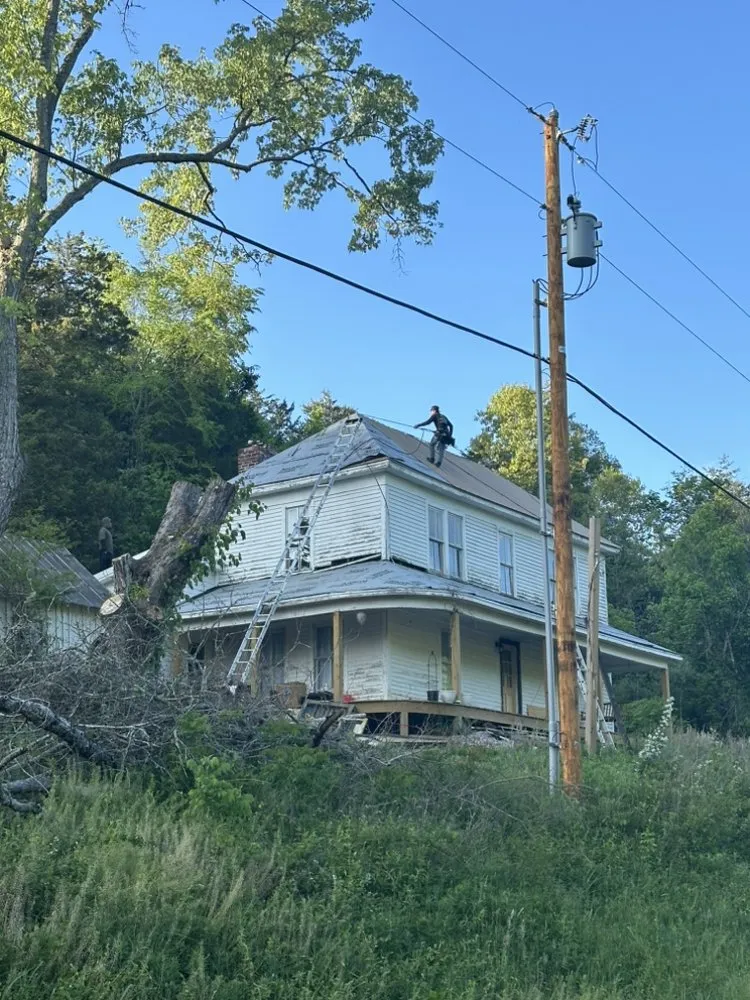 Slide of Rolando Roofing