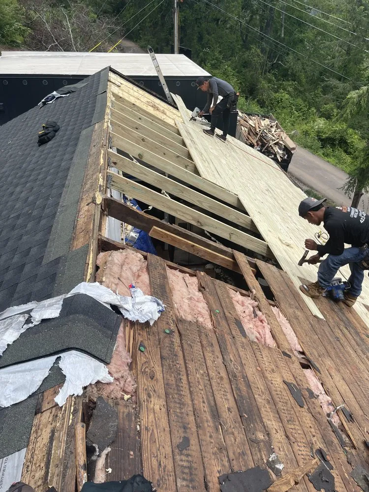 Slide of Rolando Roofing