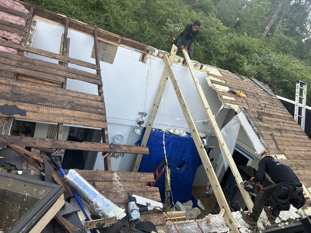 Slide of Rolando Roofing