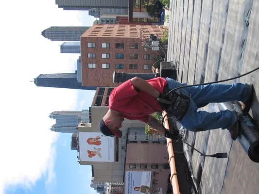 Rollin Contracting Logo