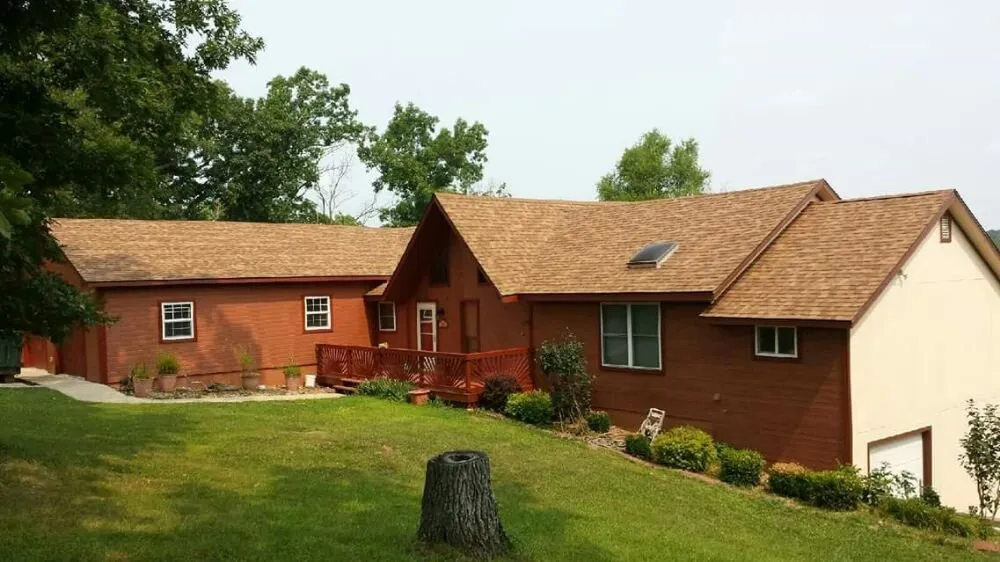 Licensed metal roofing installation in Edwards, MO - Rolling Perfection