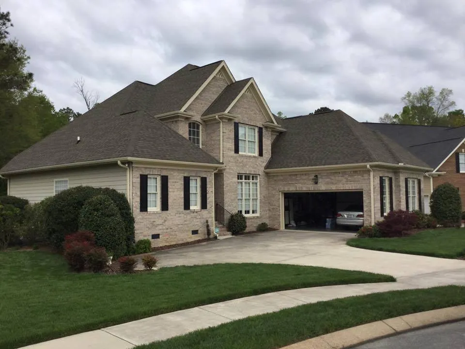 Slide of Romero Roofing and Services