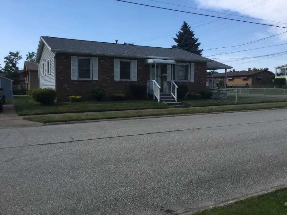 Slide of Ron Chapman Roofing