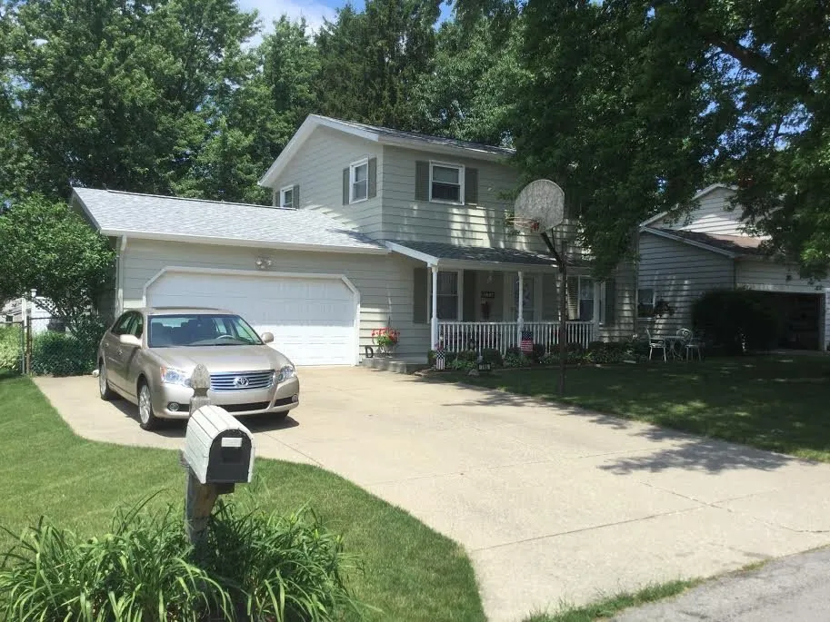 Slide of Ron Chapman Roofing