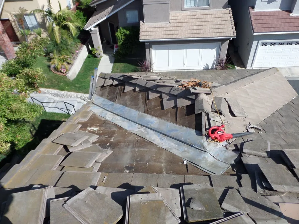 Slide of Roof Tile Repair Specialist