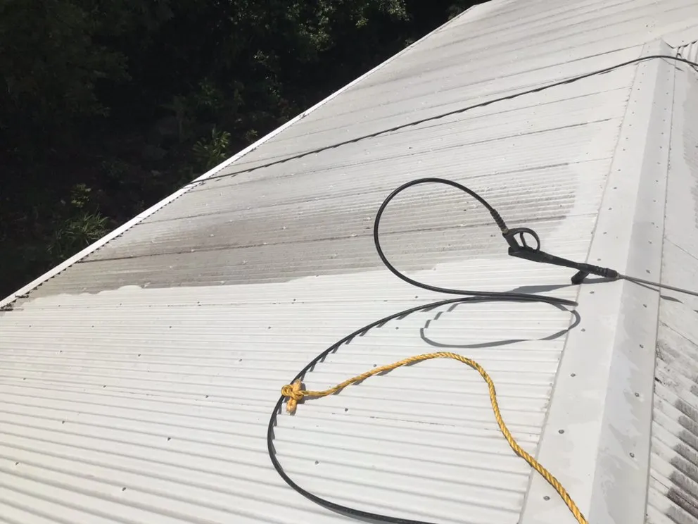 Slide of Roof 2 Tank