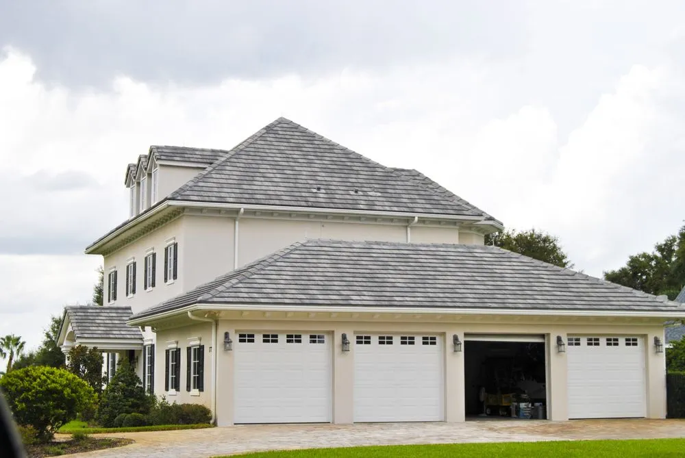 Slide of Roof Commander