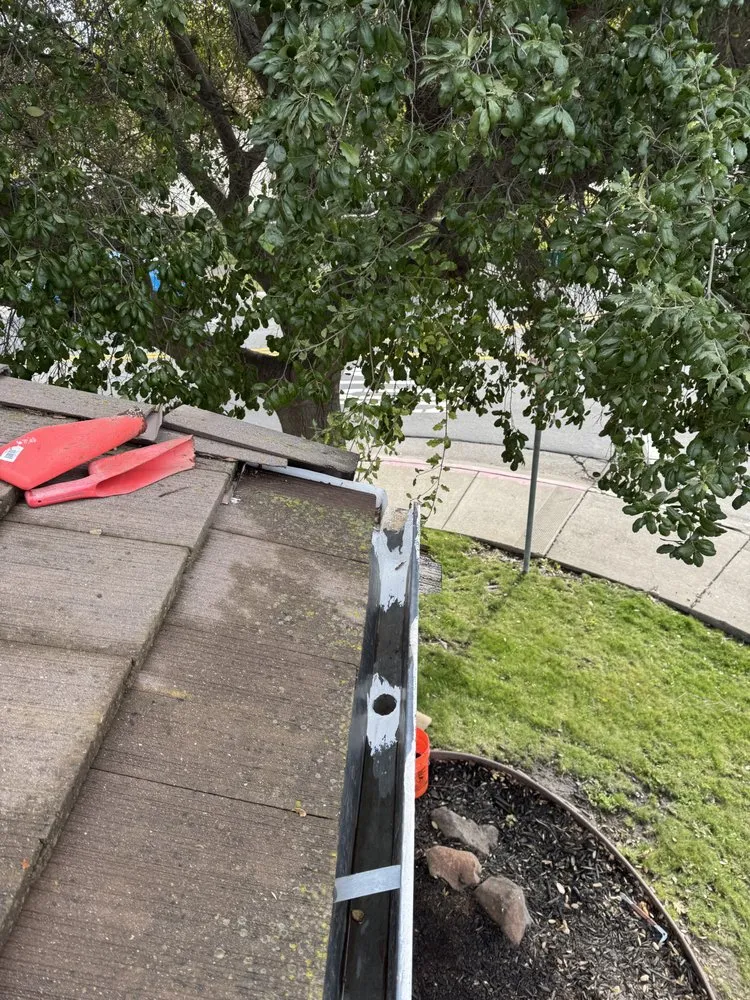 Slide of Roof Gutter Expert