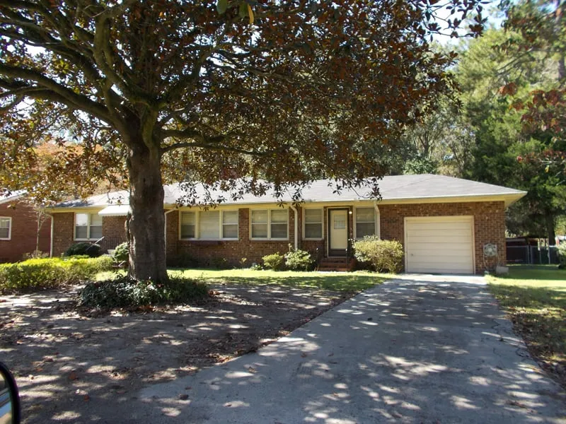 Slide of Roof Hunters