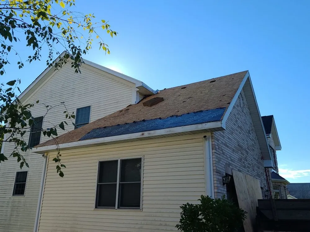 Slide of Roof-Masters and Master-Exteriors