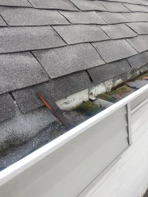 Roof Masters MKE Logo