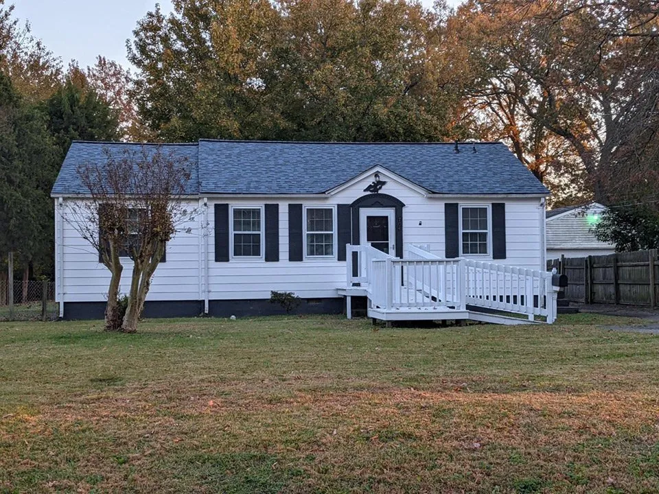 Professional roof leak repair experts serving Yorktown, VA - Roof Masters